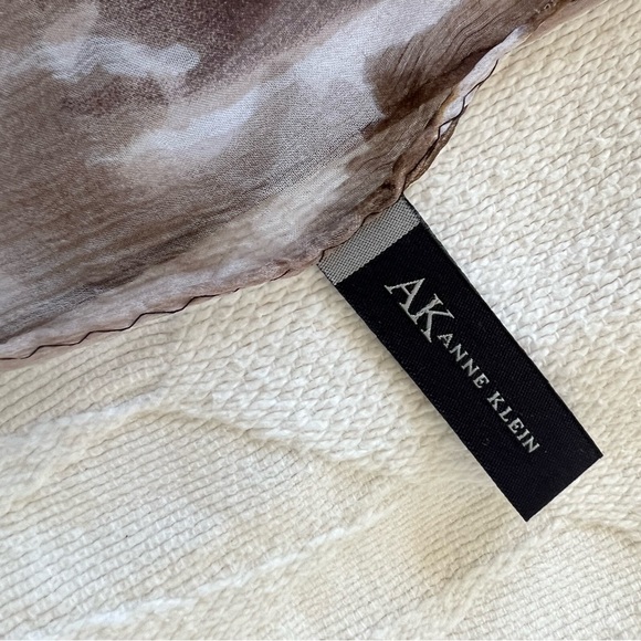 Ann Klein silk scarf - Picture 5 of 8